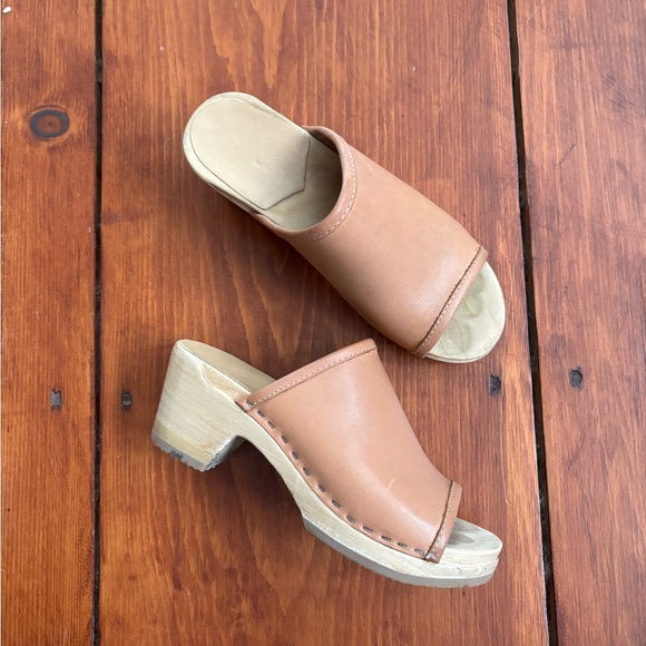 No. 6 Shoes - No. 6 Tan Leather Women's Clogs